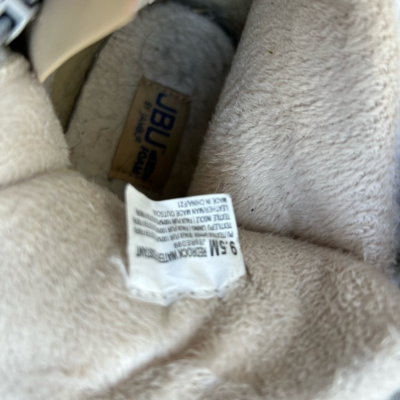 JBU Winter Boots - Picture 4 of 5
